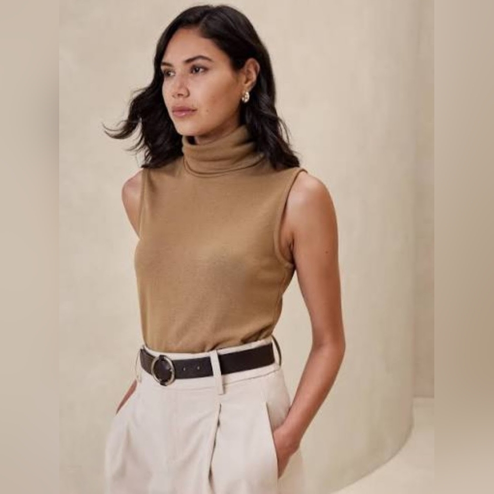 Banana Republic Soft Luxe Sleeveless Turtleneck Sweater in Mocha Latte Size S